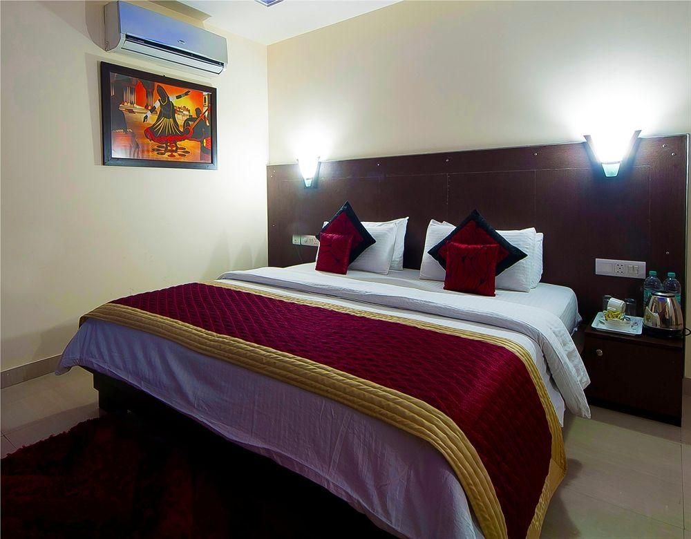 Hotel Breeze Inn2