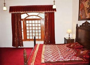 Ronak Resort3