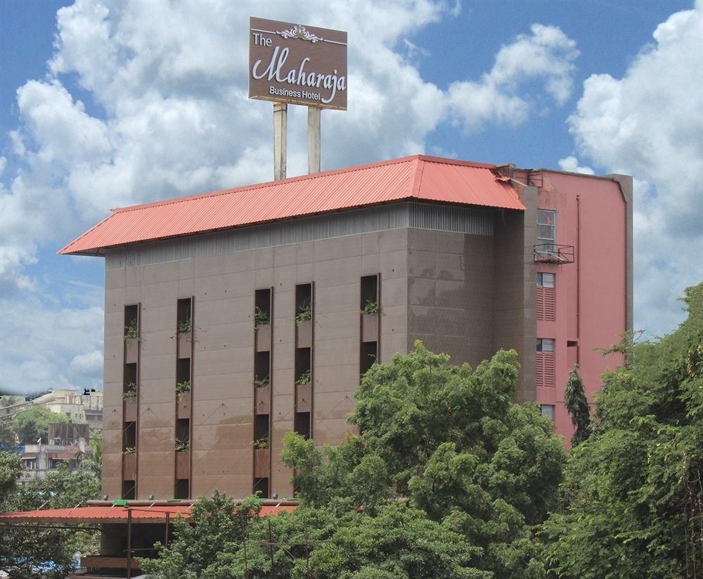 โรงแรมเดอะ มหาราชา บิสซิเนส (The Maharaja Business Hotel)0