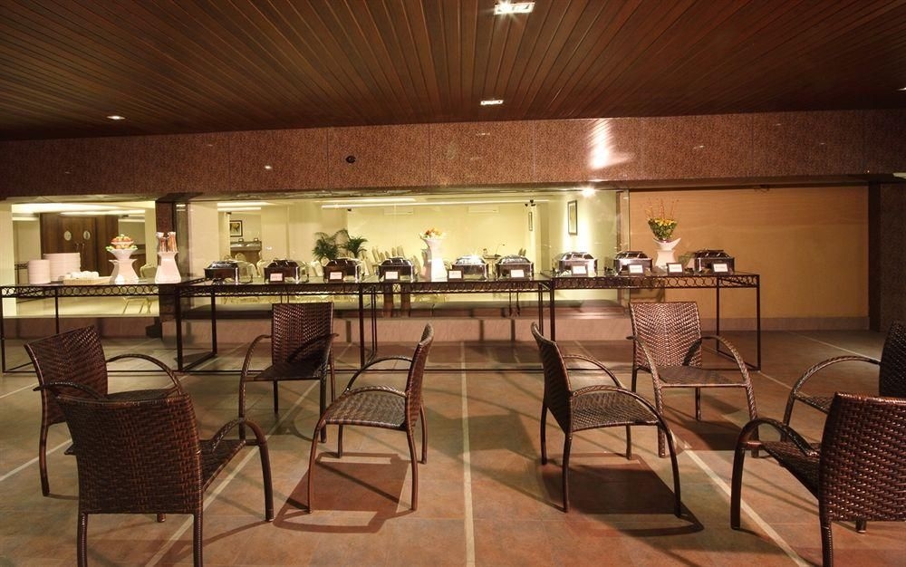 โรงแรมเดอะ มหาราชา บิสซิเนส (The Maharaja Business Hotel)1