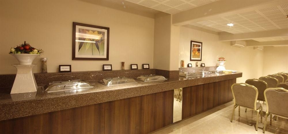 โรงแรมเดอะ มหาราชา บิสซิเนส (The Maharaja Business Hotel)3