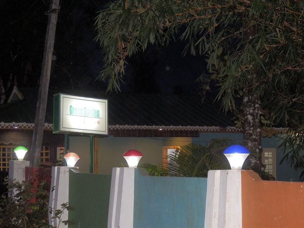 Green Garden Cottage2