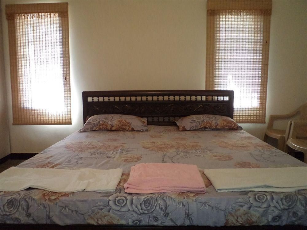 Shruthi Hospitality0