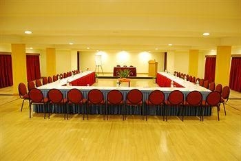 Quality Inn Sabari Resorts3
