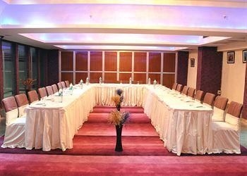 Corporate Suites3
