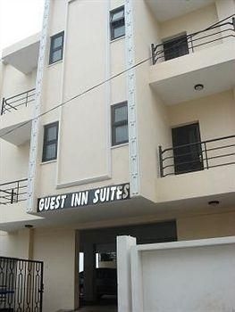 Guest Inn Suites Castle4