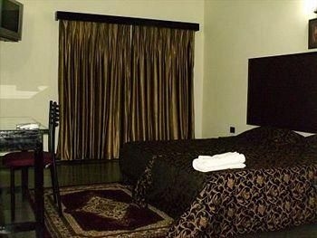 Guest Inn Suites Castle0