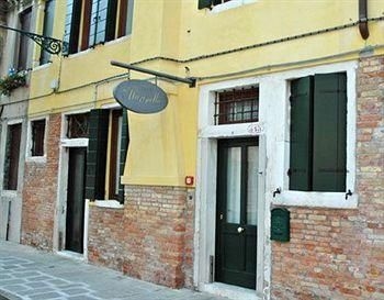 Alloggi Marinella1