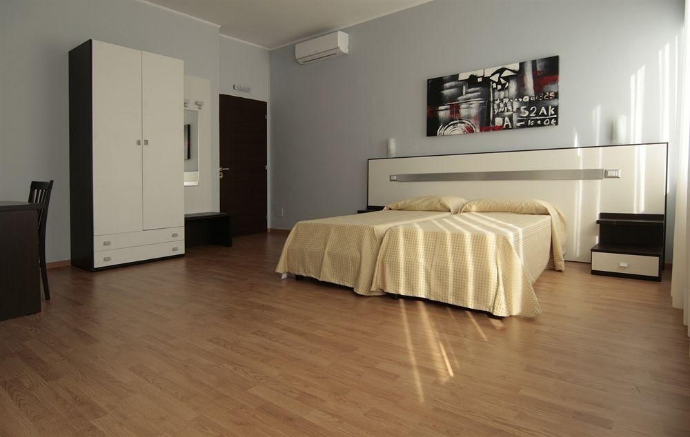 Hotel Faenza0