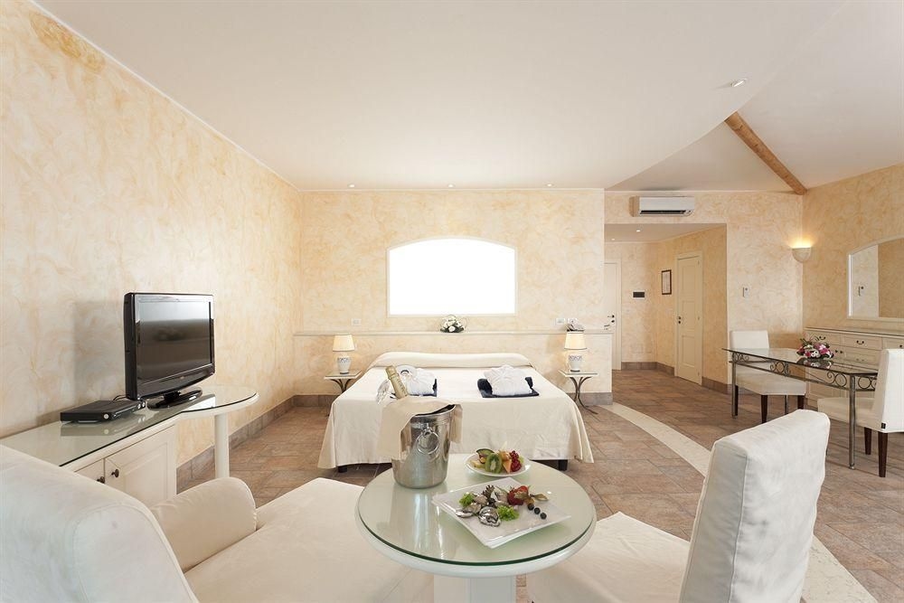Costa Brada Luxury Resort0