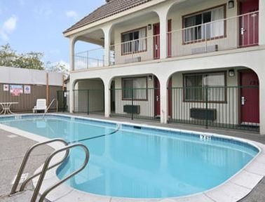 Ramada Limited Gilroy2