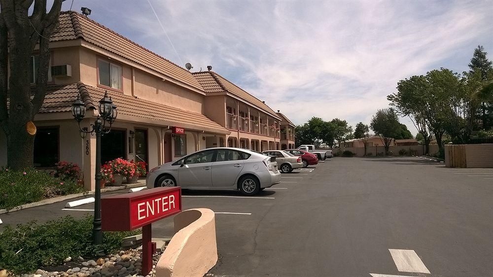 Ramada Limited Gilroy4