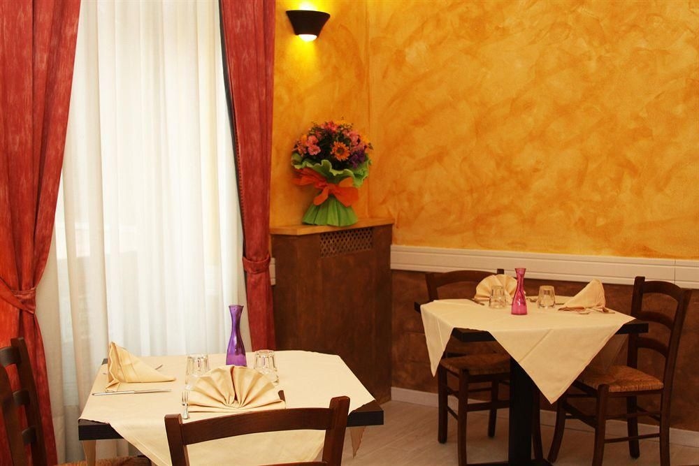 Petit Hotel0