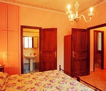 Roman Walls B&B1