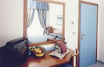 Hotel Paradise1