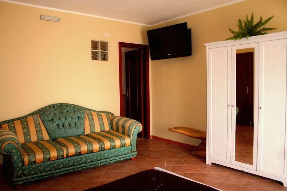 Tano's Bed & Breakfast4