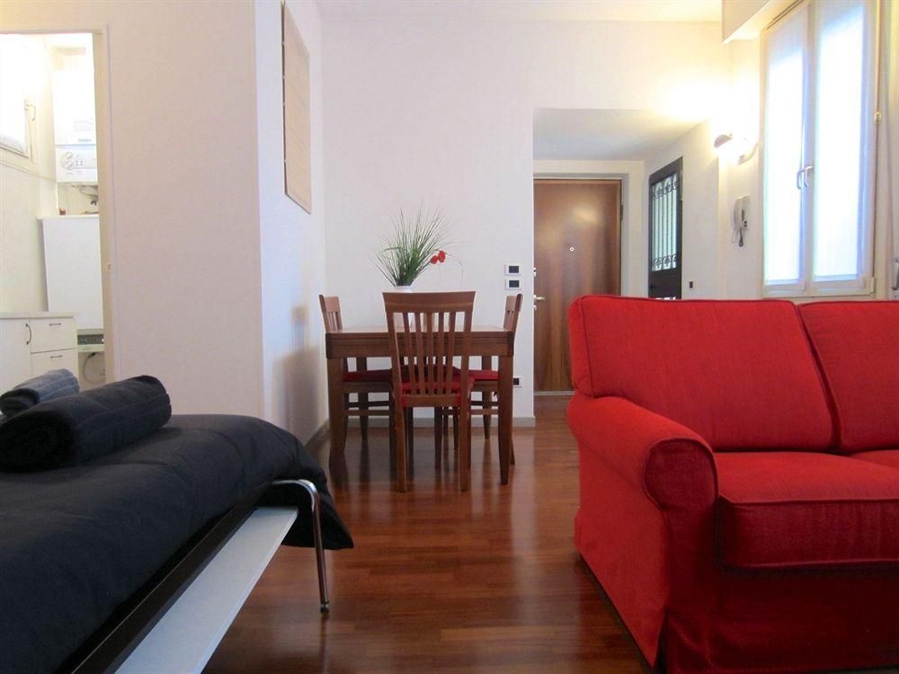 Temporary House - Milan Cadorna1