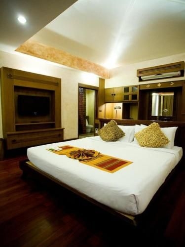 โรงแรมมณเฑียร เฮาส์ (Montien House Hotel)2
