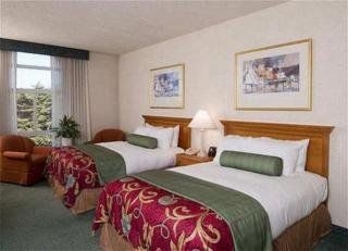 Hilton Oakland Airport4