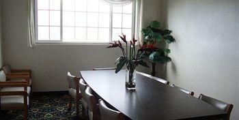Rodeway Inn2