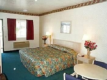 Rodeway Inn1