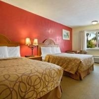 Super 8 Oceanside2