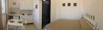 Bed & Breakfast H243