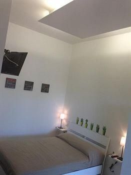 Bed & Breakfast H242
