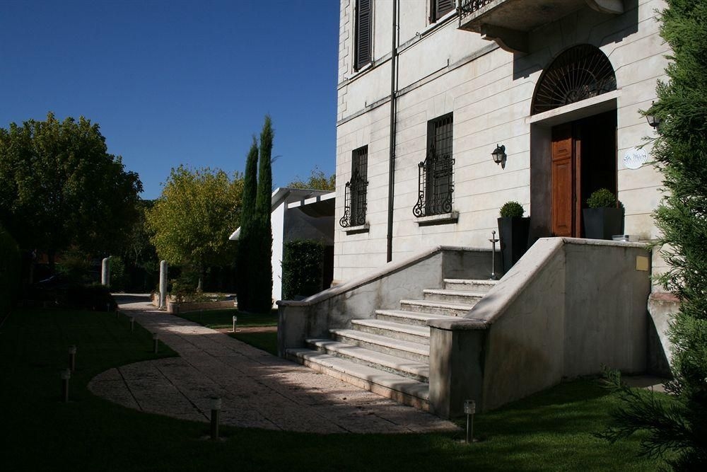 Residenza La Villa0