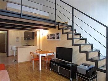 Temporary House - Milan Navigli0