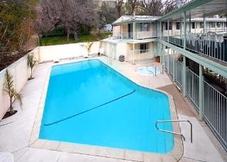 Rodeway Inn3