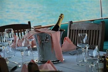 Plaghia Charter Boat&Breakfast0