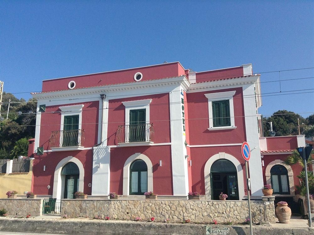 Albergo Residence Villa a Mare1