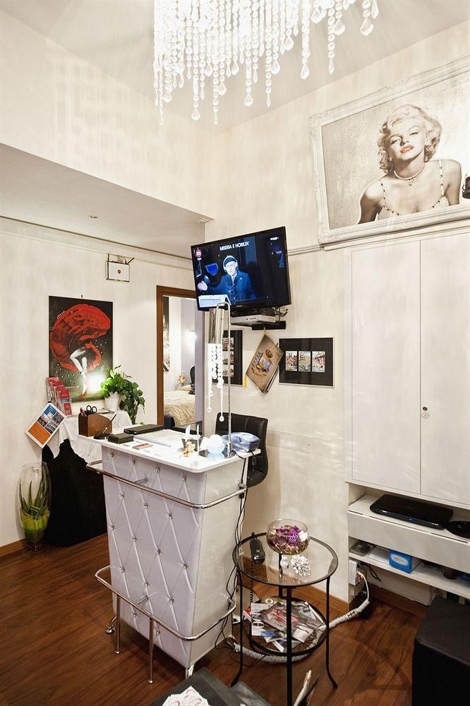 Holidays Rooms Rome Guest House1