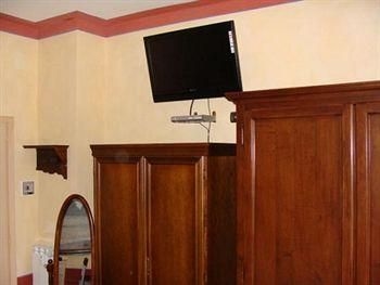 Almes Roma B&B1