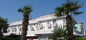 Hotel Pigalle1