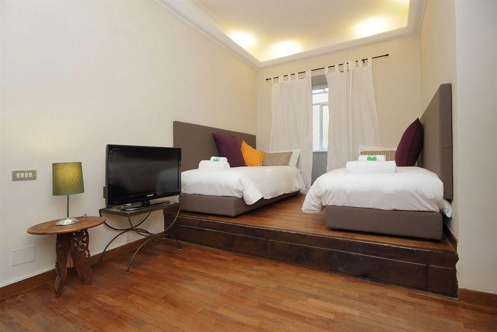 Short Stay Rome Apartments Colosseum2