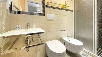 Tiburtina House0