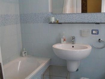 Casalino Centrale Rooms4
