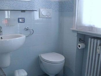 Casalino Centrale Rooms2