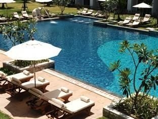Naithonburi Beach Resort1