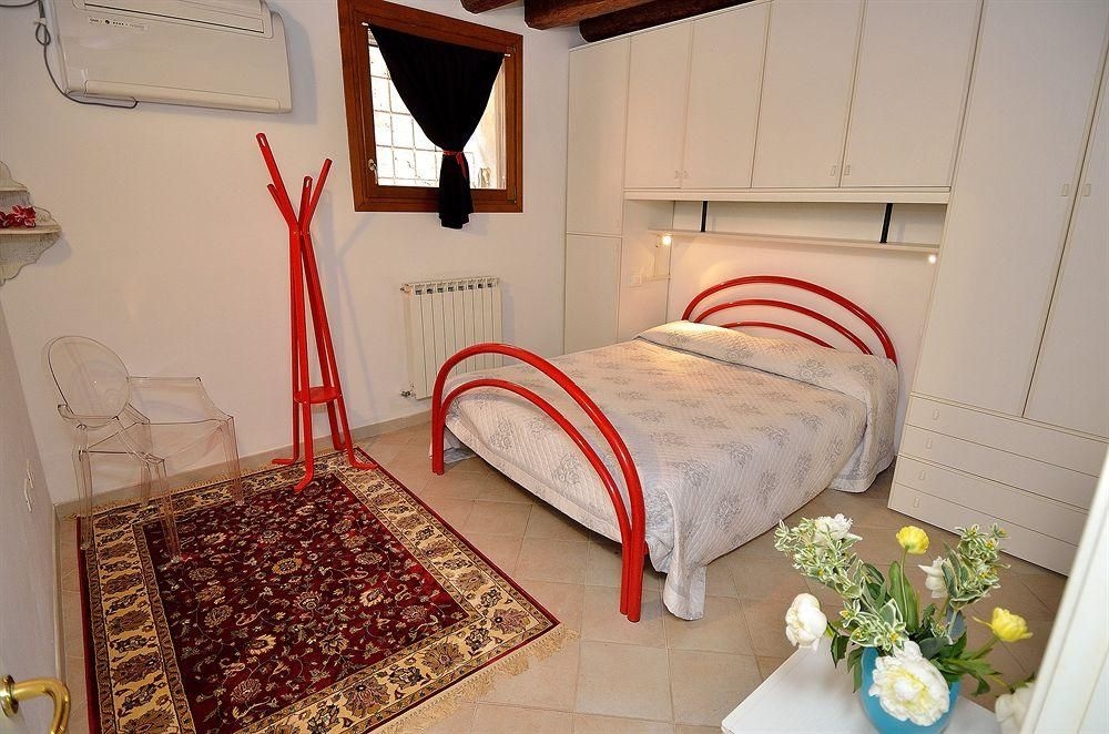 Charming Venice Apartments1