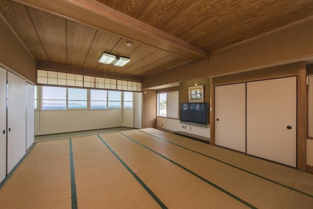 Atami Red House4
