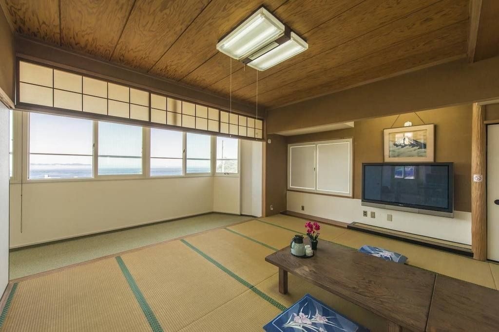 Atami Red House3