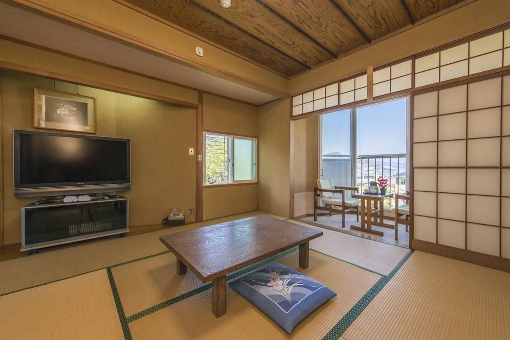 Atami Red House2