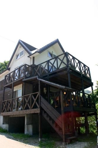 หมู่บ้านวิงเคิล (Winkel Village)0