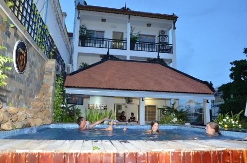 Number 9 Hotel0