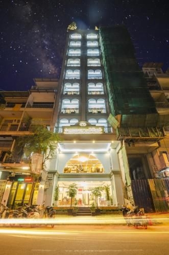 Grand Waterfront Hotel0