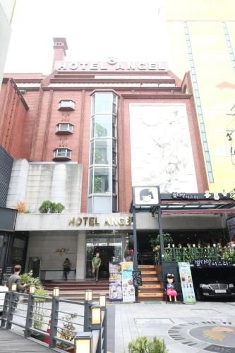 Angel Hotel1
