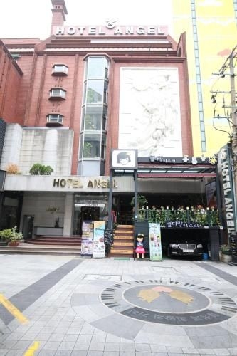 Angel Hotel0